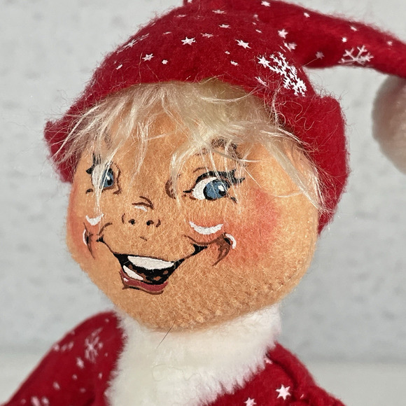 Annalee Christmas Snowflakes Red Elf Pixie Doll 15" 2007 Poseable Shelf Sitter - Picture 2 of 7